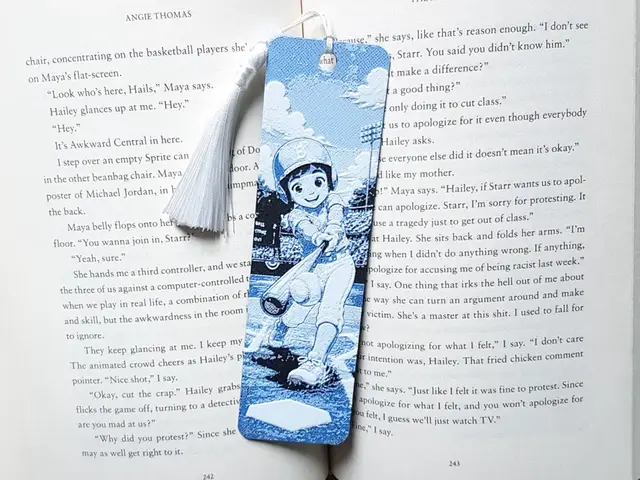 HueForge model: Bookmark, Girl Baseball Player by Dame Jo