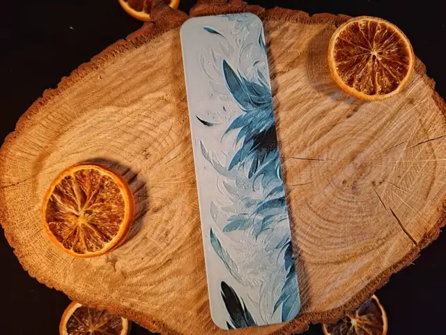 HueForge model: Blue feathers bookmark by EternalDesigns3D