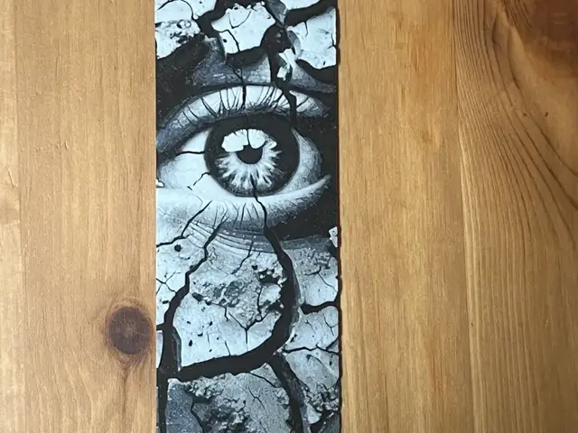 HueForge model: eye bookmark by Morganja