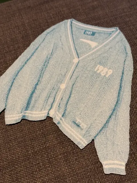 HueForge model: Taylor Swift 1989 Cardigan - Hueforge Print by cyanidesugar