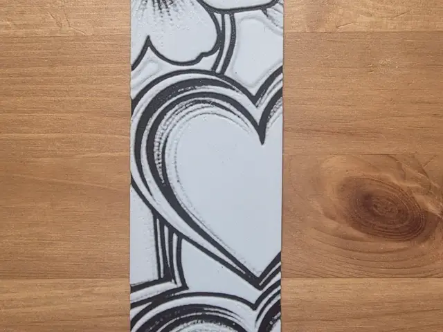 HueForge model: Heart And Flower Bookmark by Morganja