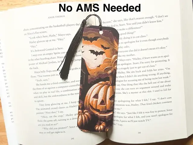 HueForge model: Bookmark, Pumpkin Scene. Hueforge. by Dame Jo
