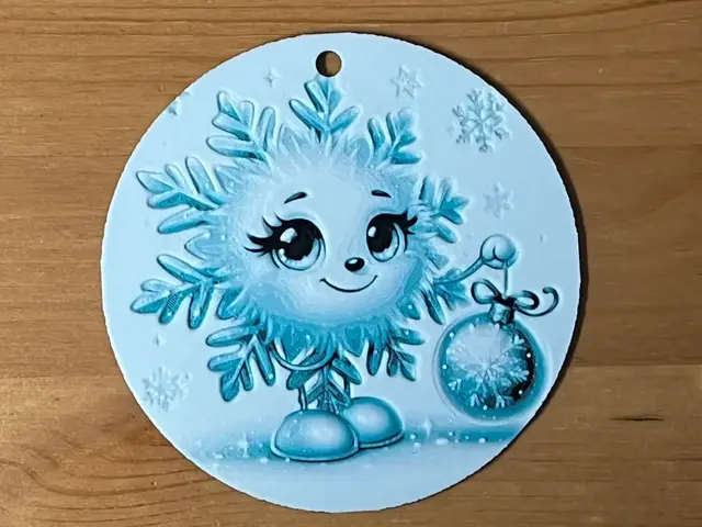 HueForge model: cute snowflake bauble by Morganja