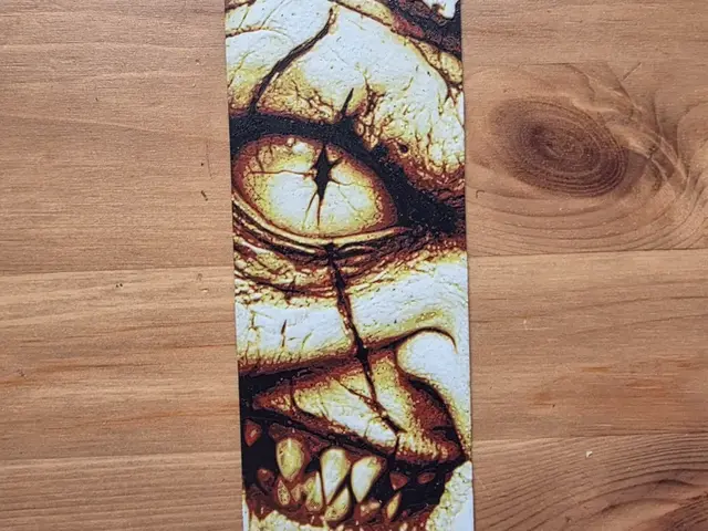 HueForge model: scary face bookmark by Morganja