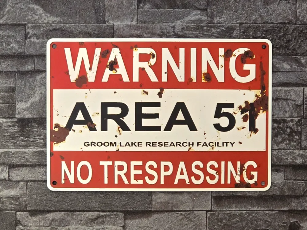 Hueforge Vintage Warning AREA51 4 colors by StefBull85 HueForge model: Hueforge Vintage Warning AREA51 4 colors by StefBull85