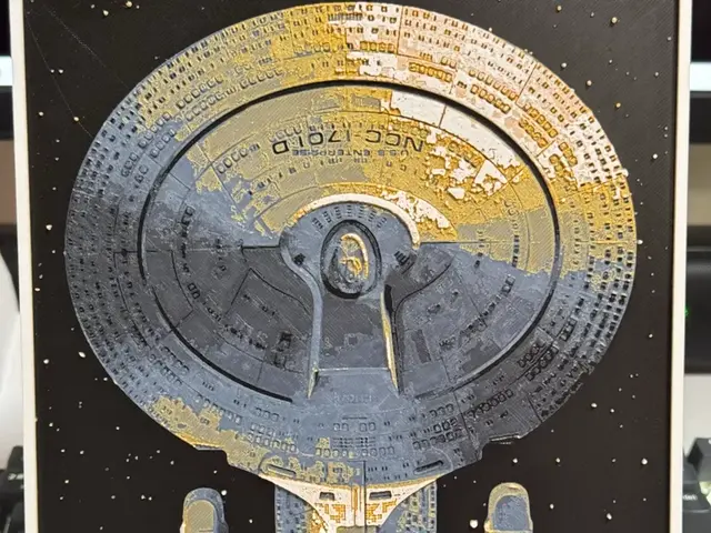 HueForge model: Star Trek - USS Enterprise (NCC-1701-D) - Hueforge by Strata Prints