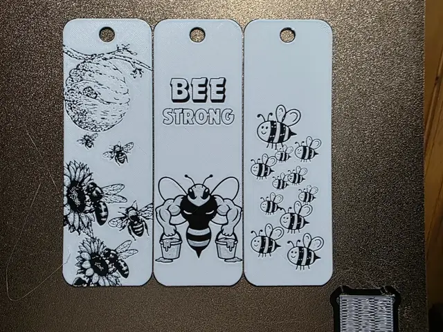 HueForge model: Bee Hueforge Bookmarks 2 color No AMS required by AirMechDesigns
