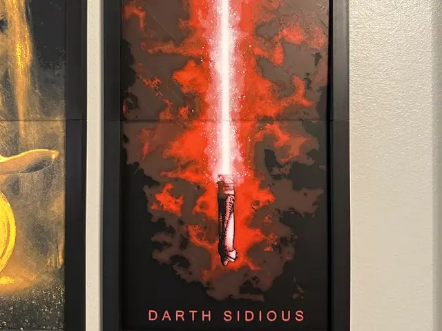 HueForge model: Darth Sidious Saber 2-piece Hueforge by Hey Ben