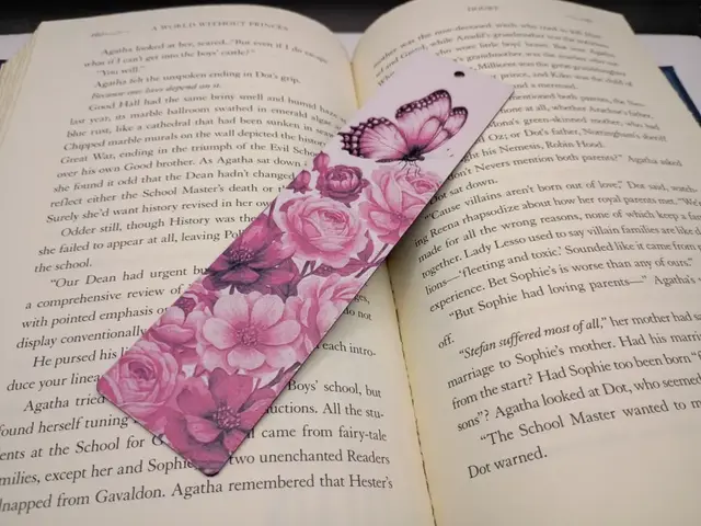 HueForge model: Floral Butterfly Bookmark by 3djd