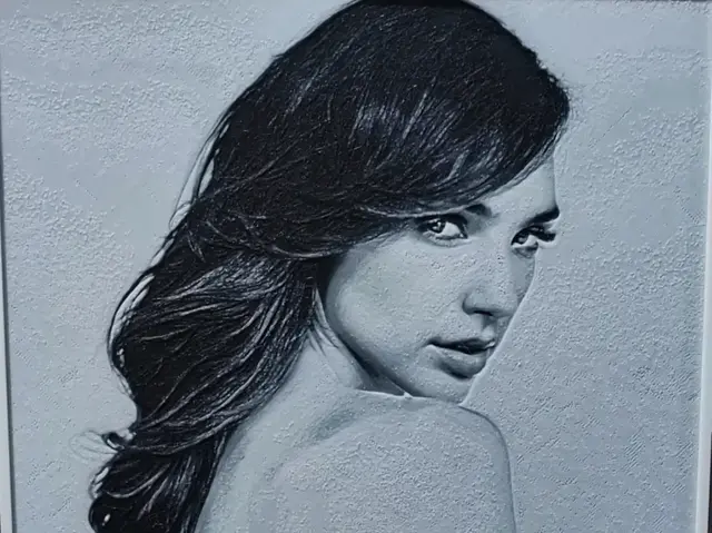 HueForge model: Gal Gadot HueForge 4 Color (v2 Higher Definition) by BoDad