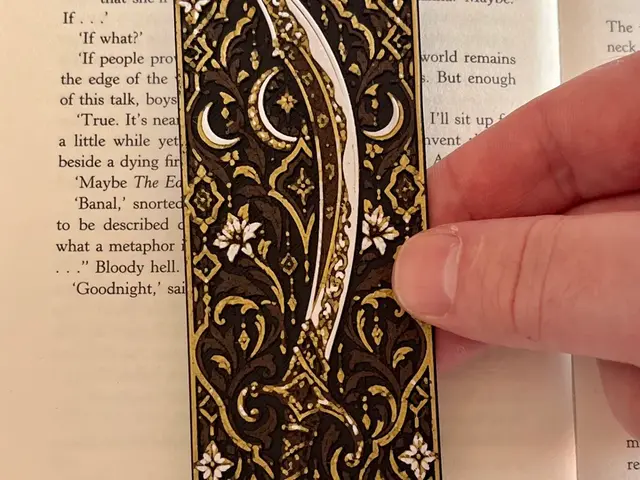 Scimitar Bookmark