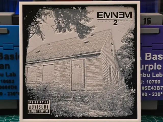 HueForge model: Eminem "The Marshall Mathers LP 2" Album Hueforge by Lumpy3D