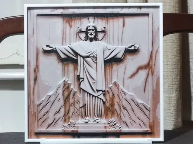 HueForge model: Carved Christ The Redeemer - HueForge 3 Color by BoDad