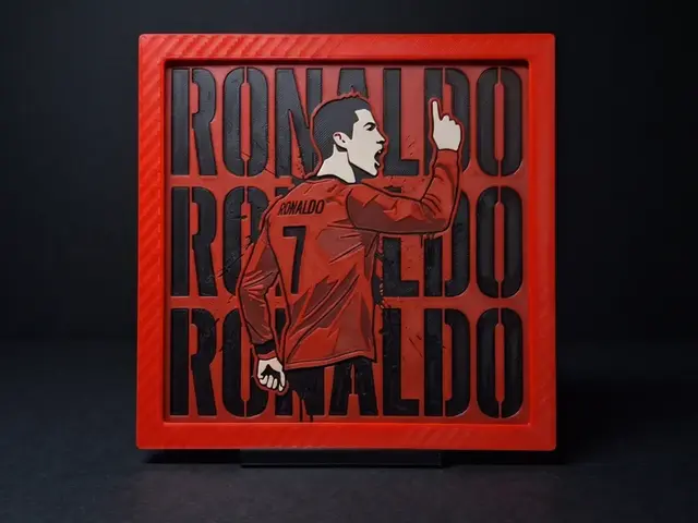 HueForge model: Ronaldo x3 - Hueforge Wall Art by LED