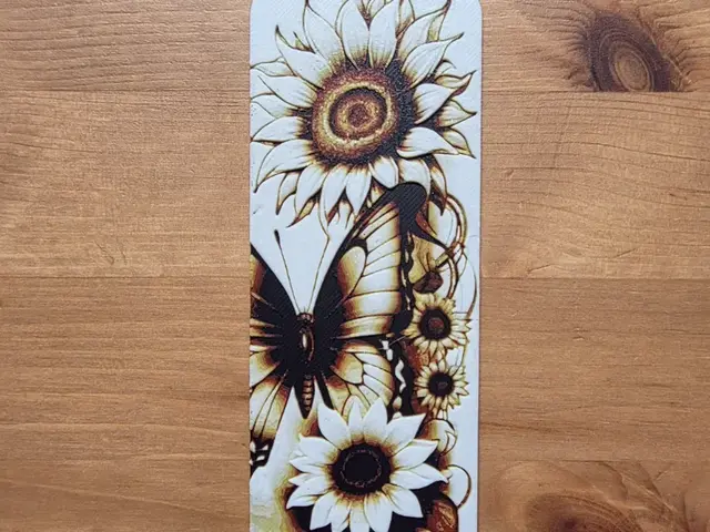 HueForge model: Flower And Butterfly Bookmark by Morganja