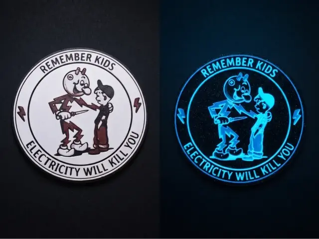 HueForge model: Electricity PSA - 2 Versions by LED