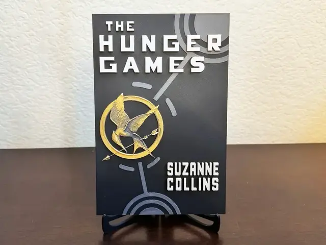 HueForge model: Hunger Games Book Cover - Hueforge Art by Artful Creator