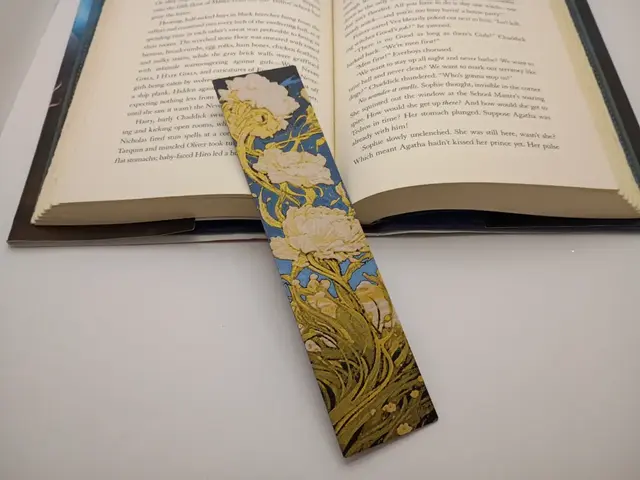 HueForge model: Floral Escape: Waking Garden Bookmark by 3djd