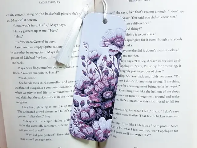 HueForge model: Bookmark, Flowers, Hueforge by Dame Jo