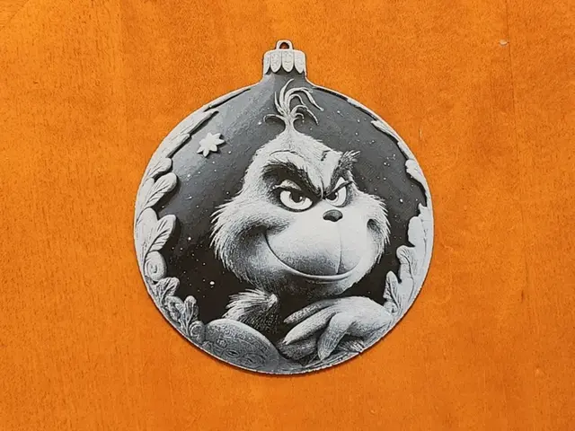 HueForge model: The Grinch Christmas Tree Decoration / Ornament by Sarge