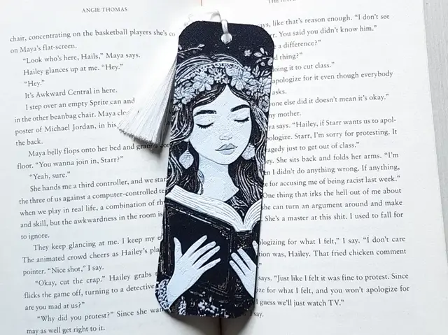 HueForge model: Bookmark, Boho Girl Book Lover by Dame Jo