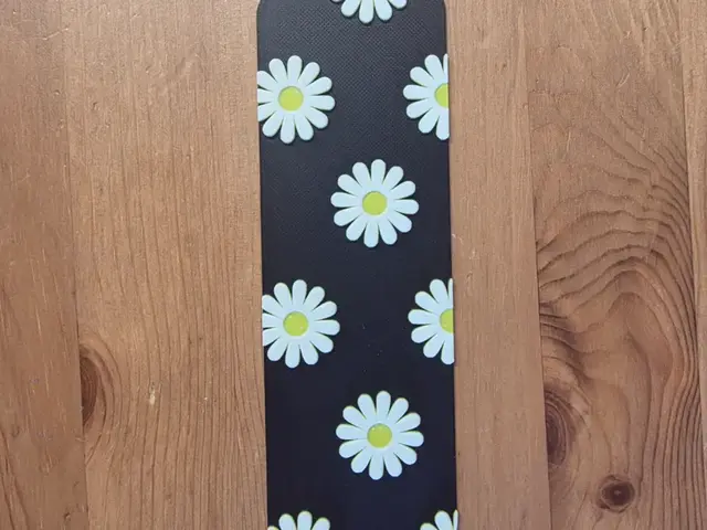 HueForge model: Flower Bookmark by Morganja