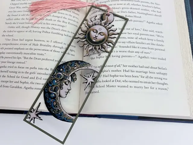 HueForge model: Celestial Sun Moon Bookmark by 3djd