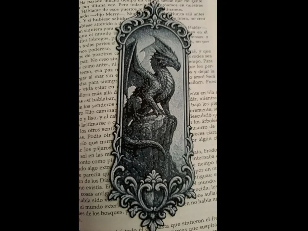 Dragon Frame Gothic by FYTY112 HueForge model: Dragon Frame Gothic by FYTY112