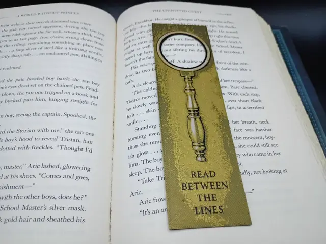HueForge model: Magnifying Glass, Read Between the Lines Bookmark by 3djd