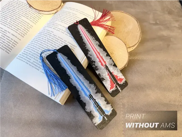 HueForge model: Lightsaber Bookmark - Star Wars Inspired by Loupes