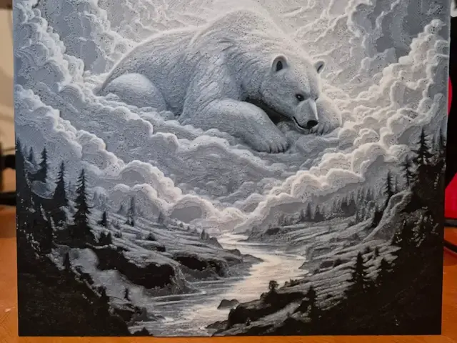 HueForge model: bear in the sky hueforge by Buntsta