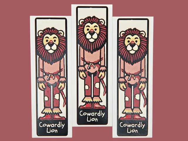 HueForge model: Cowardly Lion -- Wizard of Oz Bookmark by BusyKikiBee