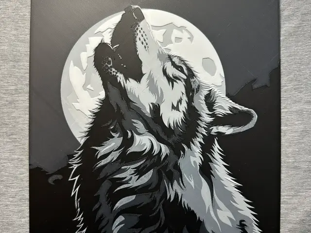 HueForge model: Wolf Moon Hueforge by Hey Ben