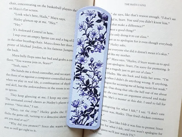 HueForge model: Bookmark, Flower Vine Purple by Dame Jo