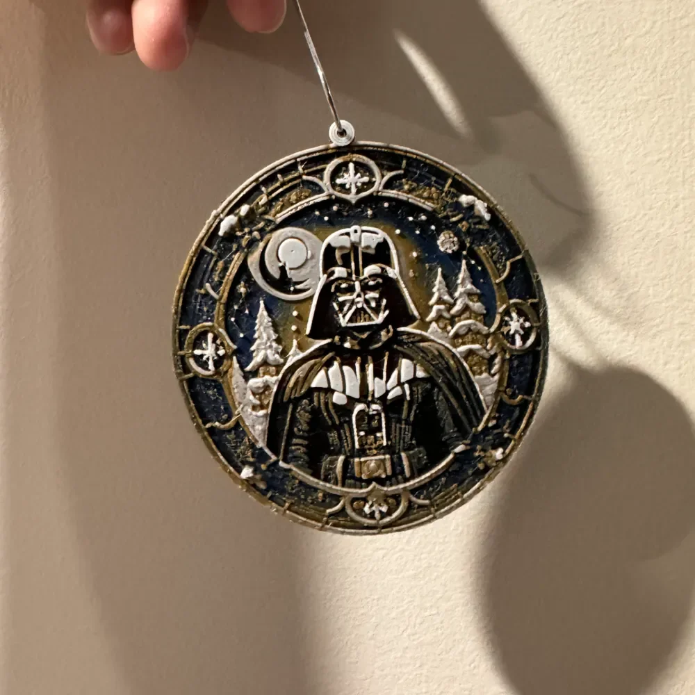 Merry Sithmas Medallion Ornament by cyanidesugar HueForge model: Merry Sithmas Medallion Ornament by cyanidesugar