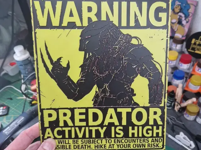 HueForge model: Predator Hueforge - Warning Predator by Dakiren