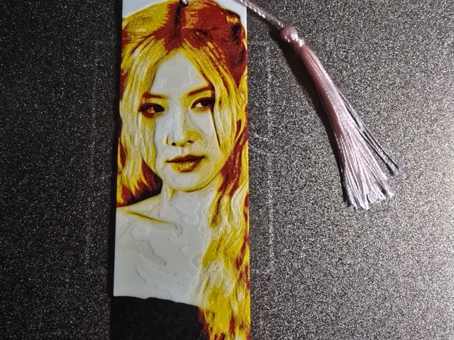 HueForge model: Black Pink Bookmark - Rosé by 3D-Mentiel