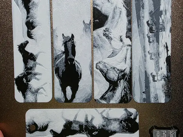 HueForge model: Horse Bookmark Set of 5 Hueforge(Black/Whtie)NoAMS by AirMechDesigns