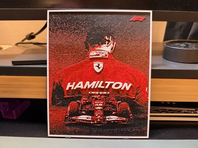 HueForge model: Lewis Hamilton F1 HueForge by liv_3d