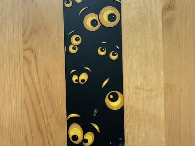 HueForge model: Eyes Bookmark by Morganja