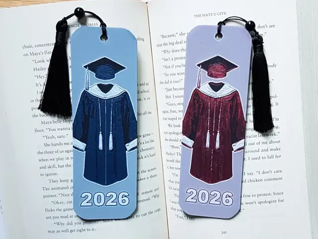 HueForge model: Bookmark, Graduation Cap and Gown, Grad 2026 by Dame Jo