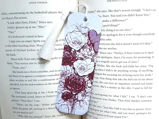HueForge model: Bookmark, Valentine Bouquet, Hueforge by Dame Jo