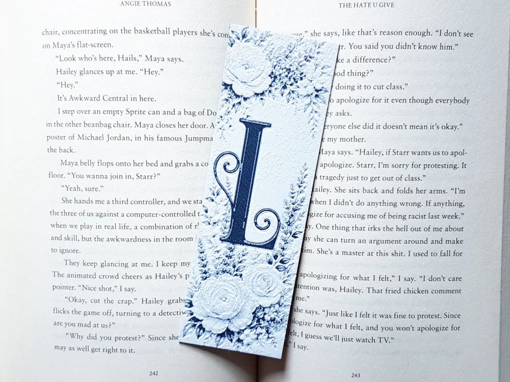 Bookmark, Monogram L, Floral Background, Hueforge by Dame Jo HueForge model: Bookmark, Monogram L, Floral Background, Hueforge by Dame Jo