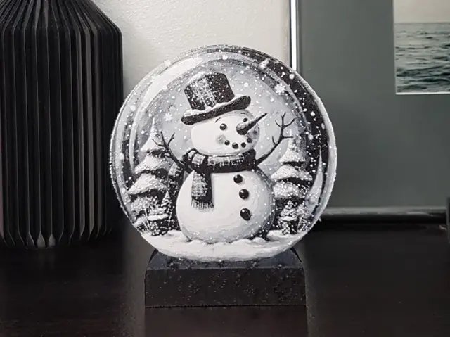 HueForge model: Snow Globe, Snowman, Stand-a-lone by Dame Jo