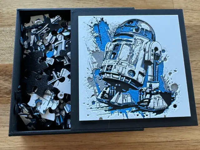 HueForge model: Puzzle Box Lid - R2D2 by Canadian Gamer