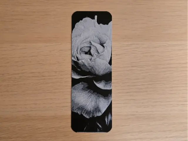 HueForge model: Flower Bookmark by Atrus Design