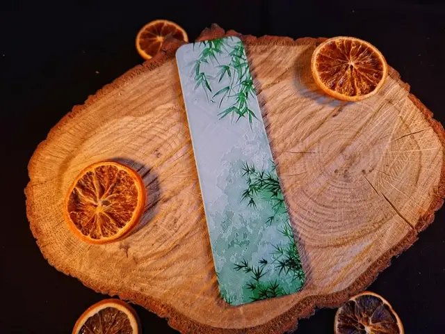 HueForge model: Green Leafs bookmark by EternalDesigns3D