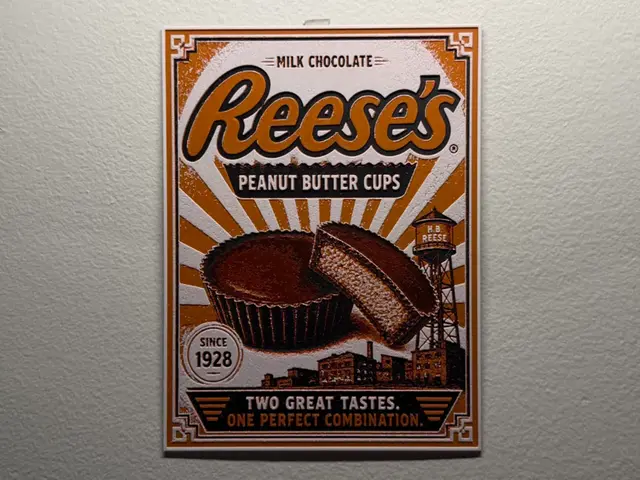 HueForge model: Reese's Cups Poster Style HueForge by liv_3d