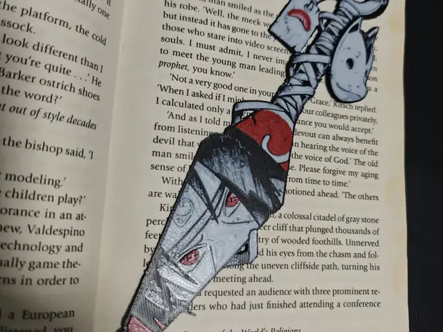 HueForge model: Itachi Uchiha Naruto Kunai Bookmark Wall decor by TheHueforgeLady