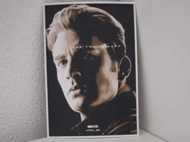 HueForge model: Avengers Endgame Captain America Hueforge 162x240 by RIVY3Dprint